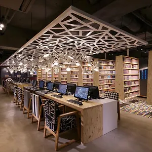 伯斯奈特咖啡厅及胶囊旅馆 胶囊旅馆